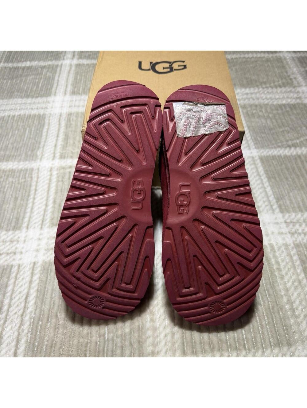 Boys/Girls UGGS Kid's Tasman Chopd Logo Red Maroon Suede Slippers Size 5 - Picture 5 of 6